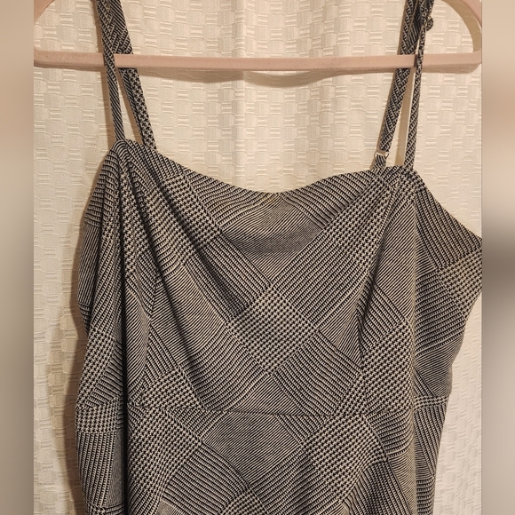 Forever 21 Black and White Houndstooth Dress Knee - Picture 2 of 5